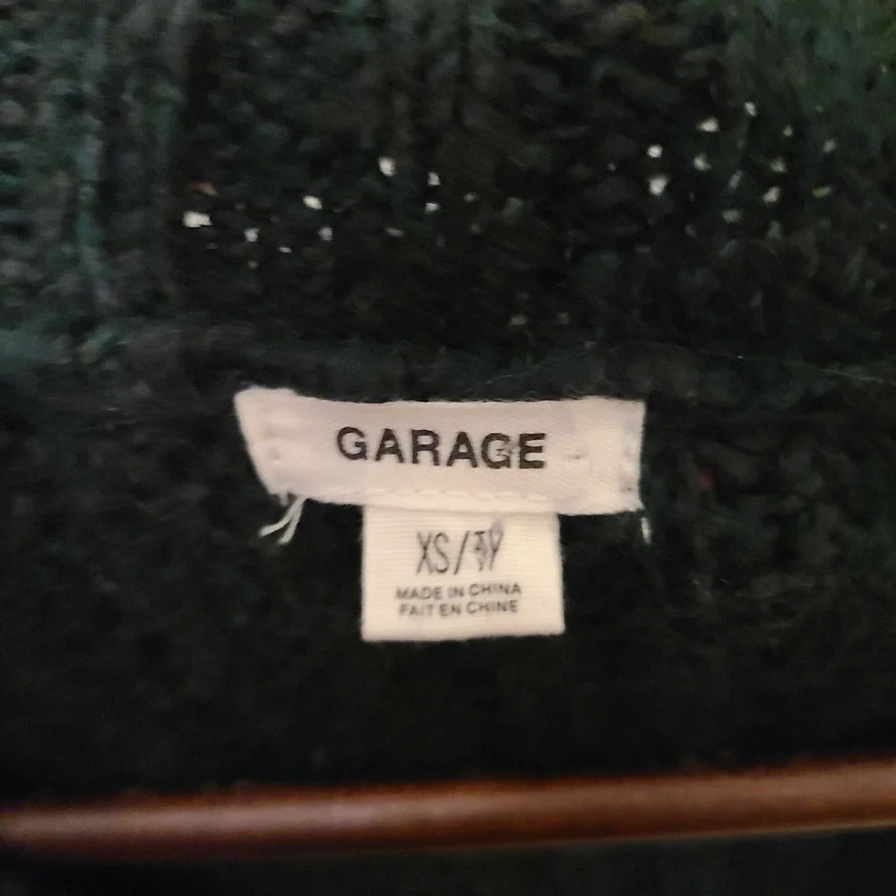 GARAGE Women's Soft Pullover Oversized Sweater Size XS‎ Vneck Green Olive Green